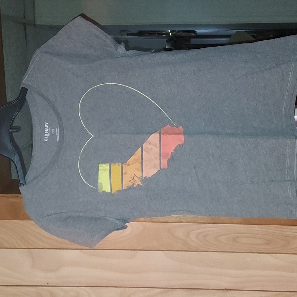 Old Navy T-Shirt